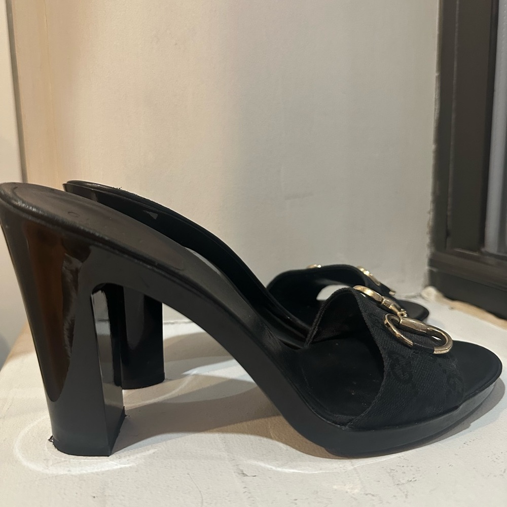 GUCCI strap pumps size 9 - Picture 3 of 4